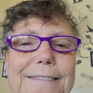 Meet your Posher, Suzanne